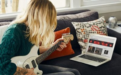 The pros and cons of online guitar lessons